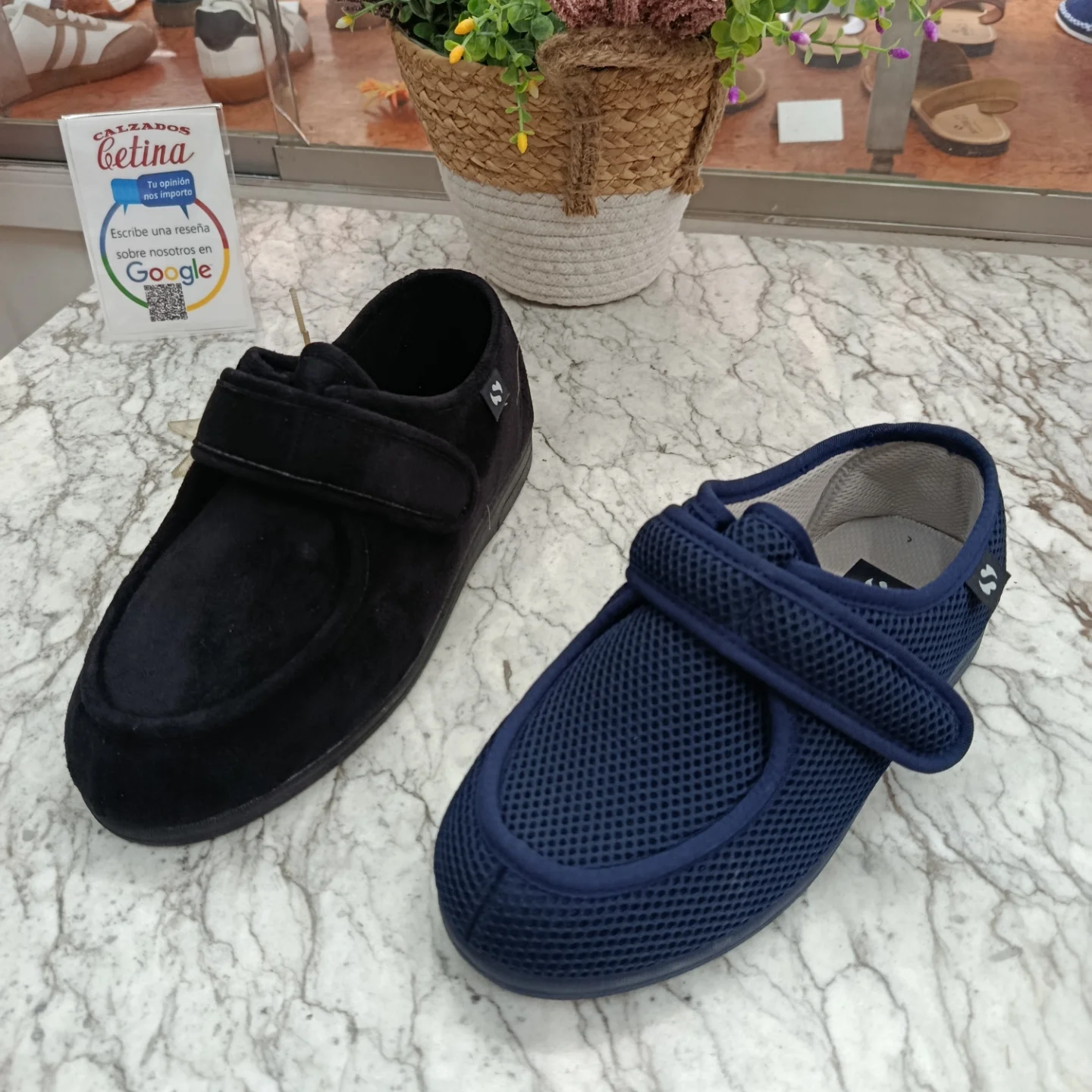 Zapatos cómodos con velcro, anchos especiales